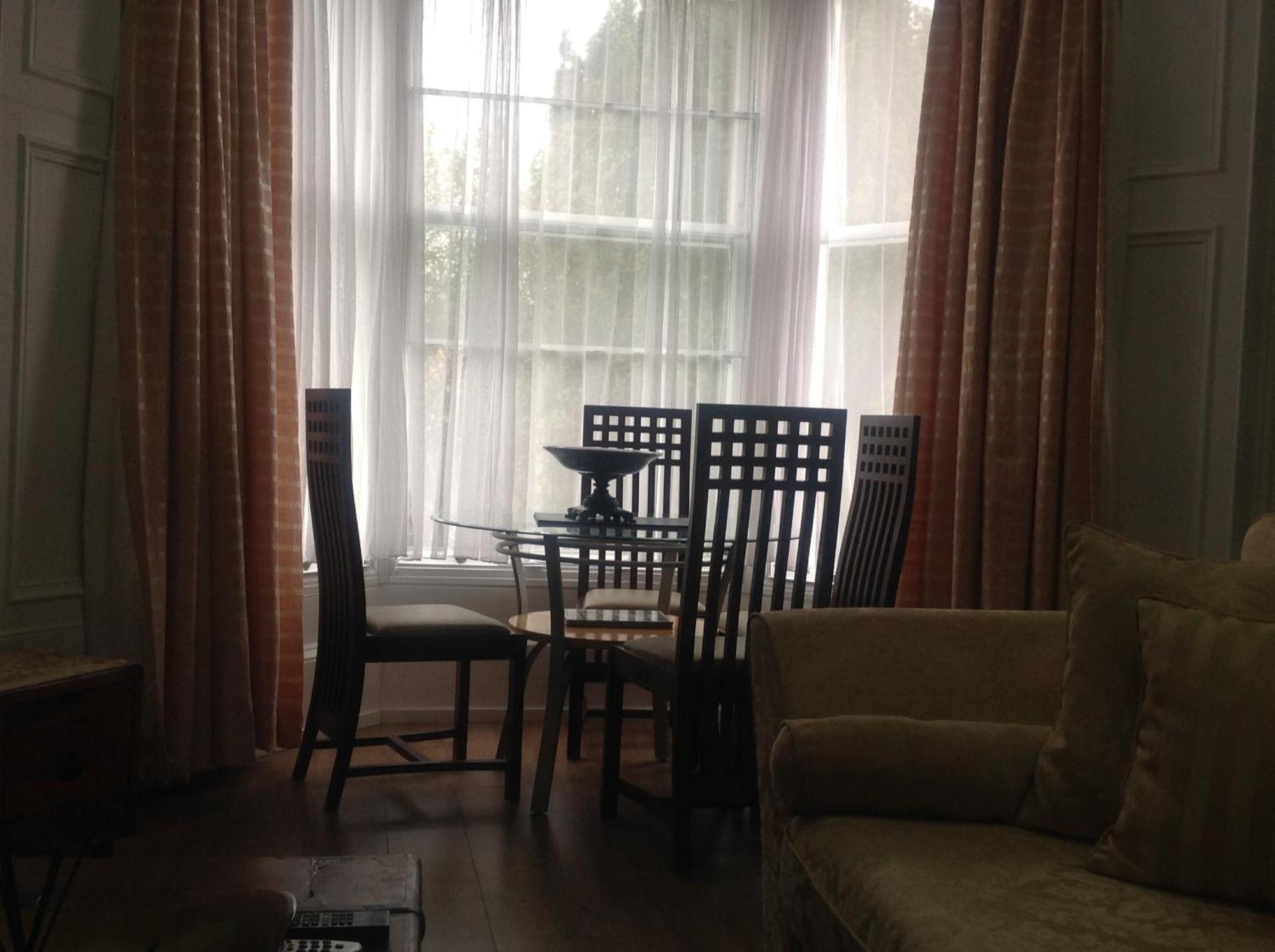 Busby Apartments Glasgow Bagian luar foto